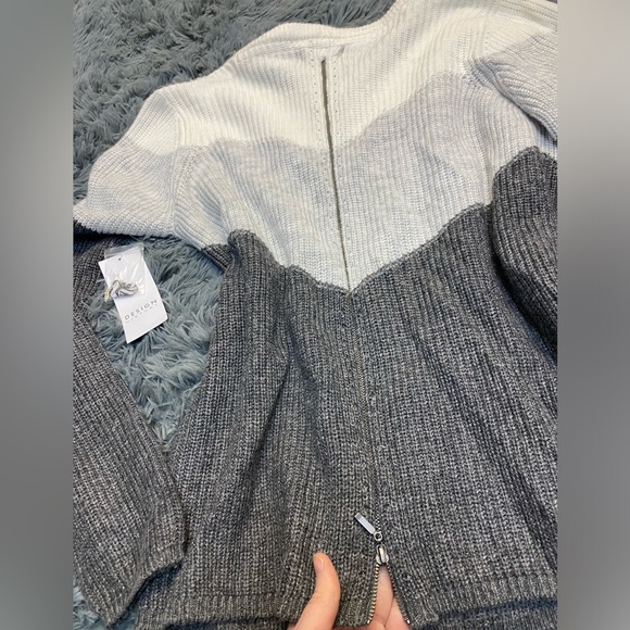 Stitch Did Design History Sweater grey nwt medium - Picture 7 of 9